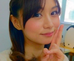 風間俊介の嫁・河村和奈がピース